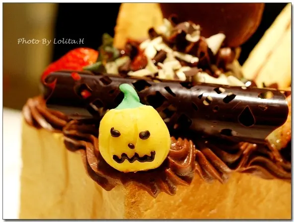 【食記】Chin Chin Cafe'。節日限量版的萬聖節蜜糖土司