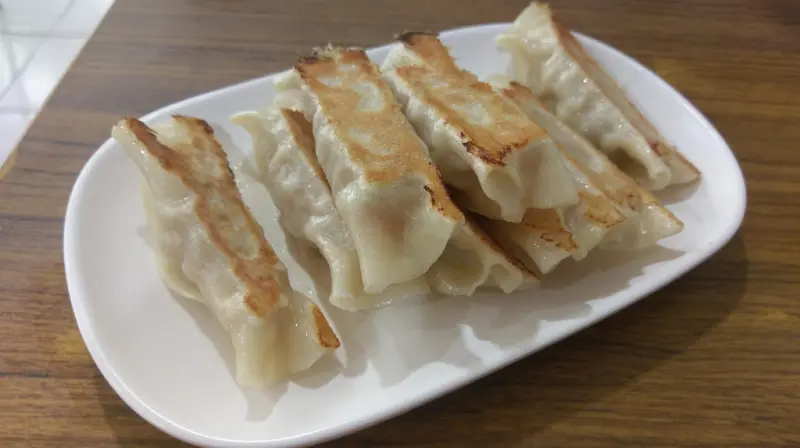 「親子鐵道遊-第2話 新竹」好吃不過餃子@中大水餃鍋貼館