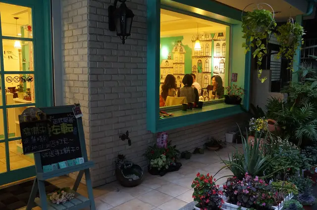 【美食。板橋。豚】隱藏在繁雜巷弄間的好滋味 ❤巷左轉❤ 