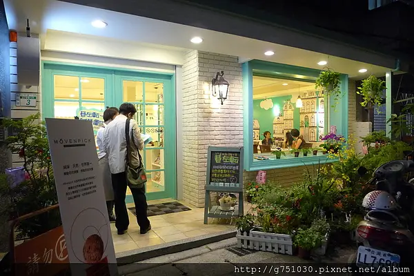 『食記』躲在板橋暗巷的美麗小餐廳-巷左轉