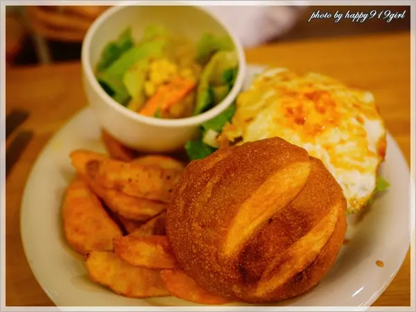 [新北永和]藏身樂華夜市巷弄內的人氣早午餐★初花brunch