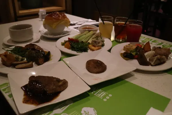 【台北美食】素食吃到飽,果然匯蔬食宴@忠孝敦化站