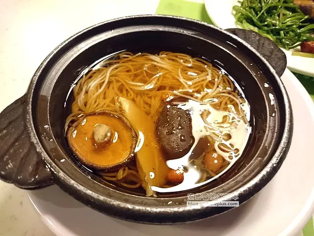 果然匯 蔬食宴 - 健康蔬食的美味大餐，素食也有吃到飽的餐廳@台北市信義區[忠孝敦化站][口碑券]