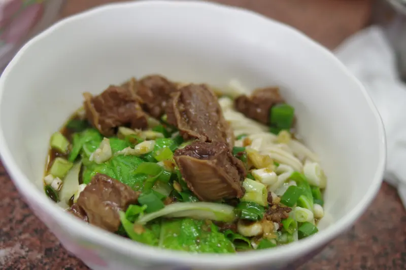 2013.228連假墾丁之旅~恆春美食~好品牛肉麵店~牛肉拌麵才是美味丫