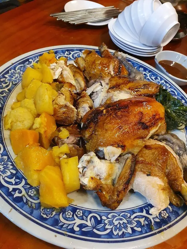 (胖樺食記)宜蘭烤桶仔雞全餐「蘭陽老媽媽手工黑豆醬油」/望龍埤旁平價高CP值桌菜美食/員山鄉人氣必吃餐廳