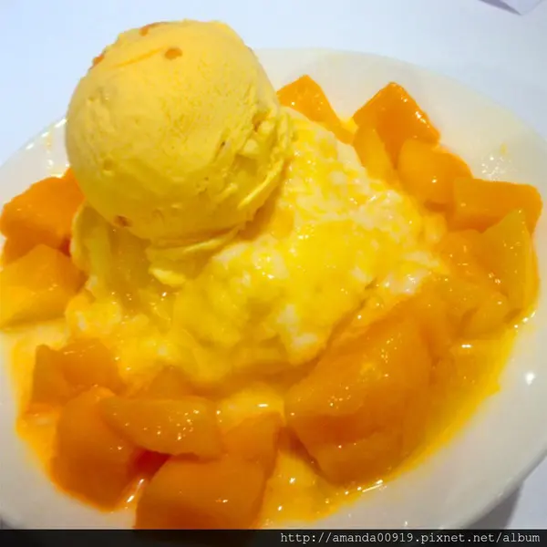 【西門町食記-冰品】西門町芒菓冰 獨家芒果冰-愛相隨跟榴槤雪花冰-榴槤忘返，真材實料吃的出來，好幸福的滋味
