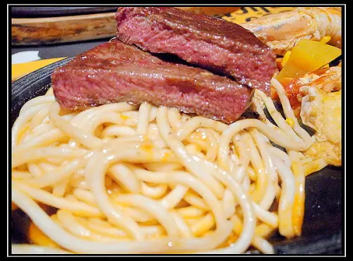 【新莊】「角頭」炙燒牛排。獨家特製醬料，五醬新吃法