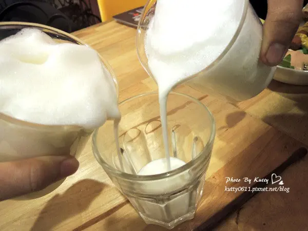 ∥新竹美食∥李宅咖啡。藏匿於城市中的藝文小店！