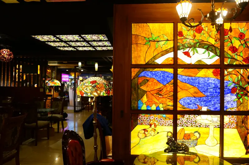 【台北．捷運忠孝復興站】莫拉諾－彩繪玻璃典雅風
