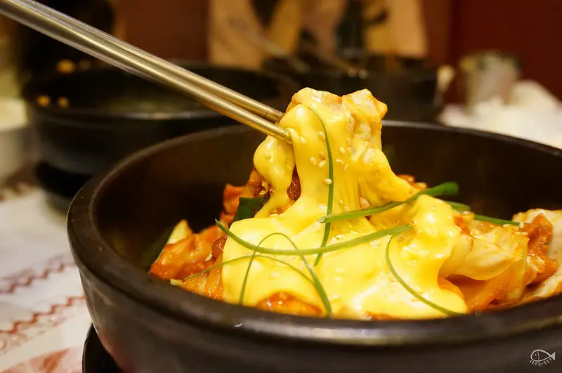 【公館】★韓庭州★平價美味的韓式料理｜春川炒雞 石鍋拌飯 韓國 公館美食 硬骨魚覓食中