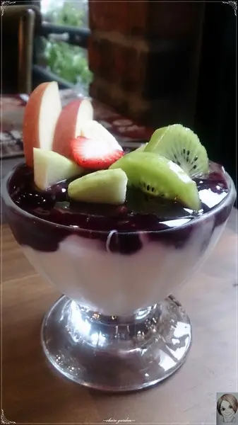 台北 捷運中山國中站ZAZA札札咖啡~咖啡店裡也飄牛肉麵香