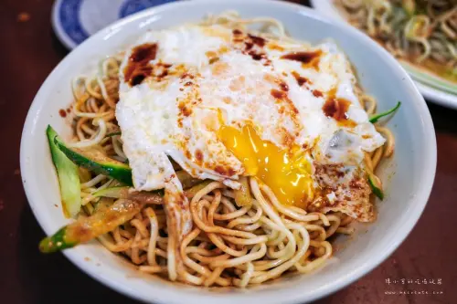 台北人的宵夜和早餐，邪惡半熟蛋！劉媽媽涼麵，