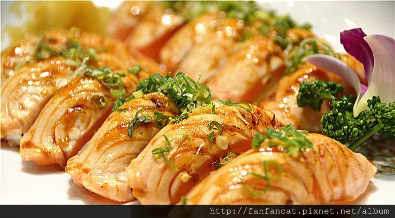 【台中 美食】食霸天美食饗宴 完全制霸的滿漢全席 還沒吃飯的朋友慎入!