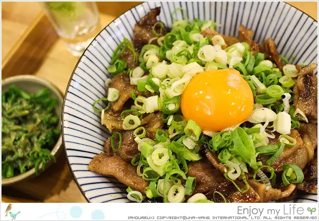 食記｜內湖捷運港墘站「開丼 燒肉vs丼飯」–好銷魂的蔥花月見牛丼燒肉飯！