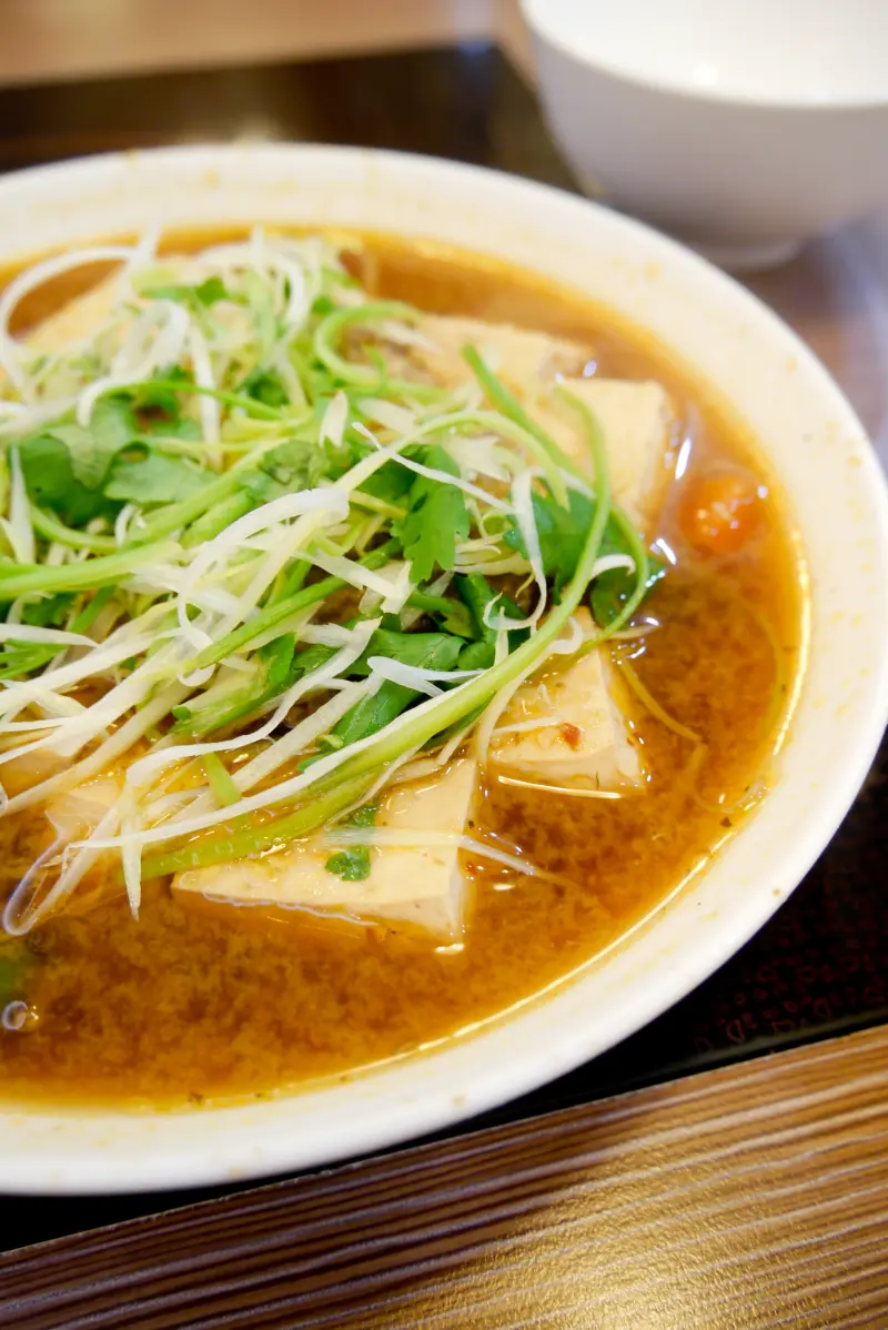 台中西屯-江豪記臭豆腐王青海店(吃臭豆腐也可以很時尚)