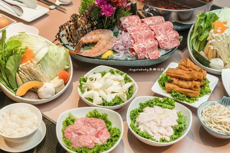 海峽會新開幕『木蘭閣』台北麻辣鍋、打卡按讚就送牛小排一份!! 七彩龍蝦Ｘ美國Prime牛小排、日本M9和牛背肩套餐