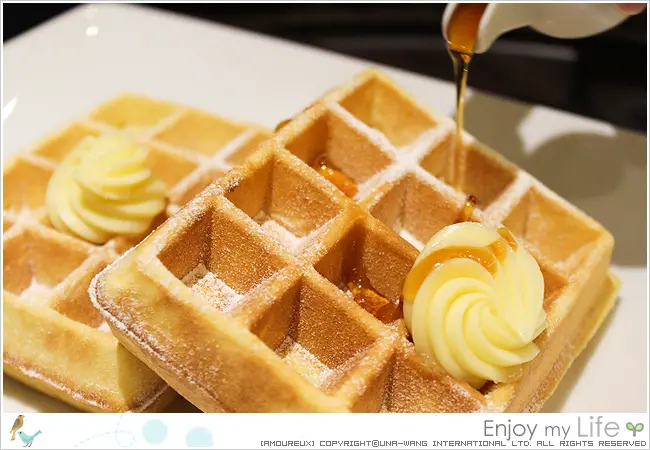 食記｜初訪「La Bonbonnière 日法坊」內湖文德店，外酥內Ｑ的現烤鬆餅！