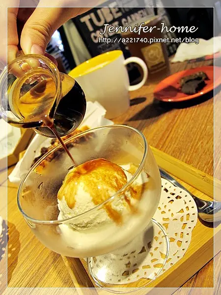 [捷運美食-西門站]  西門町裡的烤香 OVEN COFFEE鬆餅充滿著趣味