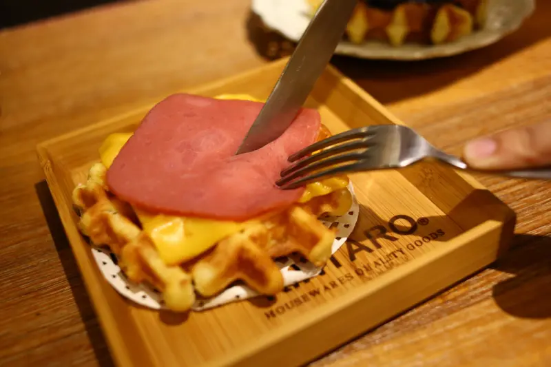 【烤香 OVEN COFFEE】現烤鬆餅、咖啡飄香，簡單的如此美好！