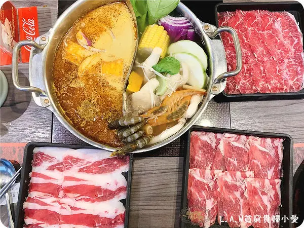 [新竹巨城美食]銀湯匙泰式火鍋~娘惹咖哩叻沙鍋/安格斯黑牛吃到飽!濃濃的南洋風味。還有酷聖石冰淇淋。