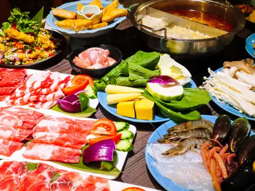 新竹東區｜銀湯匙～泰味十足鴛鴦鍋吃到飽！從小菜到甜點恣意體驗的南洋風情（新竹巨城）～