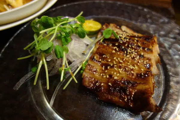 喀佈貍大眾和風串燒居酒洋食堂 信義安和站推薦燒烤居酒屋，料理精緻、氣氛好，宵夜、小酌、聚餐、包場推薦大安區日式居酒屋