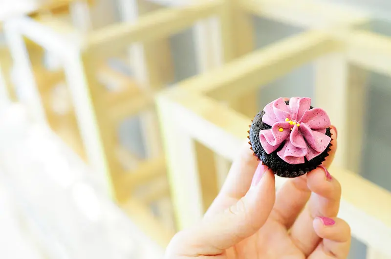 貝貝西點 Les Bebes- 擁抱法式繽紛一口杯子蛋糕，綻放浪漫之心 X 限定主題翻糖蛋糕