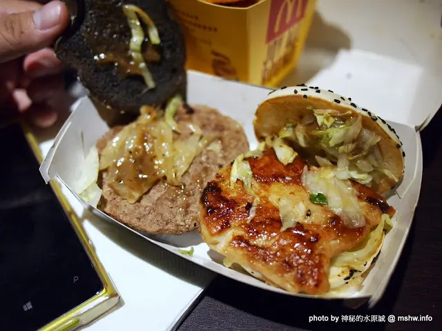 【食記】看起來很ROCK? 吃起來很受傷的黑白絕色堡搖滾薯圈圈套餐 @ 台中西屯-McDonalds麥當勞-TigerCity老虎城店