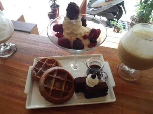 小小窩心姊妹掏心地chu~in--初映咖啡