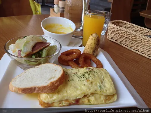 台中．滑嫩可口料豐富的玉子蛋捲早午餐@歐怡咖啡館(+wifi)