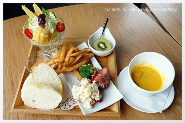 【台中早午餐】歐怡咖啡二館。偶像劇