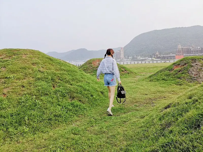【萬里最新景點】抹茶小山丘，一層層的抹茶小山丘療癒又好拍，拍完還能到附近吃海鮮!(附交通位置)