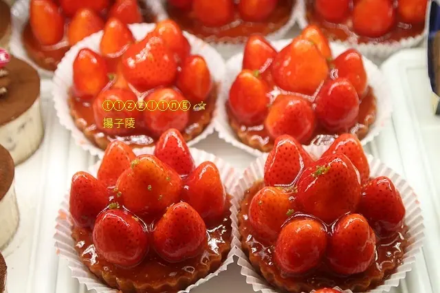 真的好遠的亞尼克菓子工房，就在萬里～