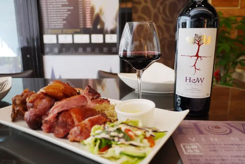 【台北】東區 HoWINE & CAFE 好慵懶好氣氛的咖啡廳 來杯小酒配輕食下午茶吧♥♥♥