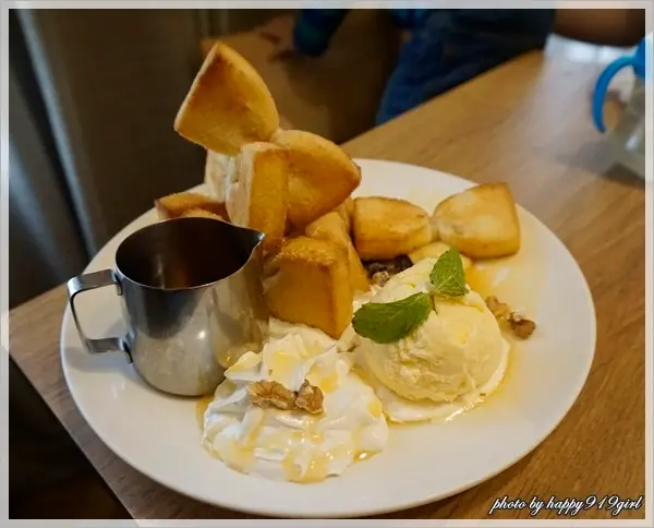 [台中逢甲]讓女孩兒完全無招架之力的蜜糖領結土司★樂昂Love one