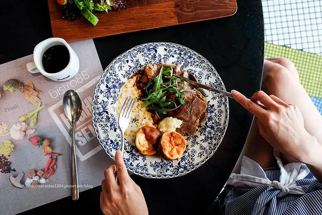 台中美食~Bistro88義法餐酒館推出180元起的奢華龍蝦brunch 平日還有88折優惠(熱咖啡無限供應) 吃波斯頓龍蝦三明治不必飛日本了