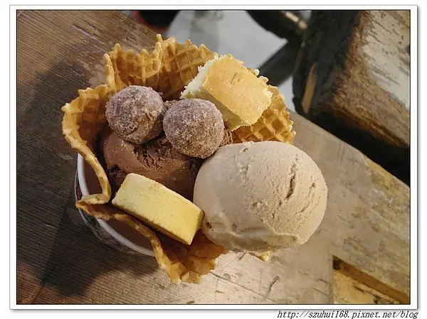 ★台中★來第四信用合作社吃冰淇淋，吃過就難以忘懷的冰淇淋綿密口感