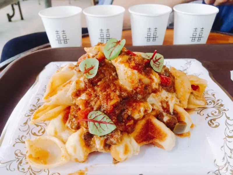 【台中】台中車站 附近景點 ~ 第四信用鬆餅 約會拍照當文青