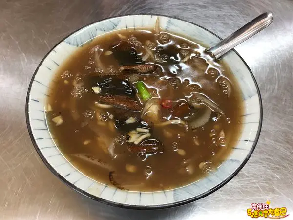 【阿吉鱔魚麵菜單價位大公開】隱藏在小巷內的阿吉鱔魚麵～嘉義市必吃美食小吃餐廳推薦！招牌菜生炒鱔魚、炒鱔魚麵。