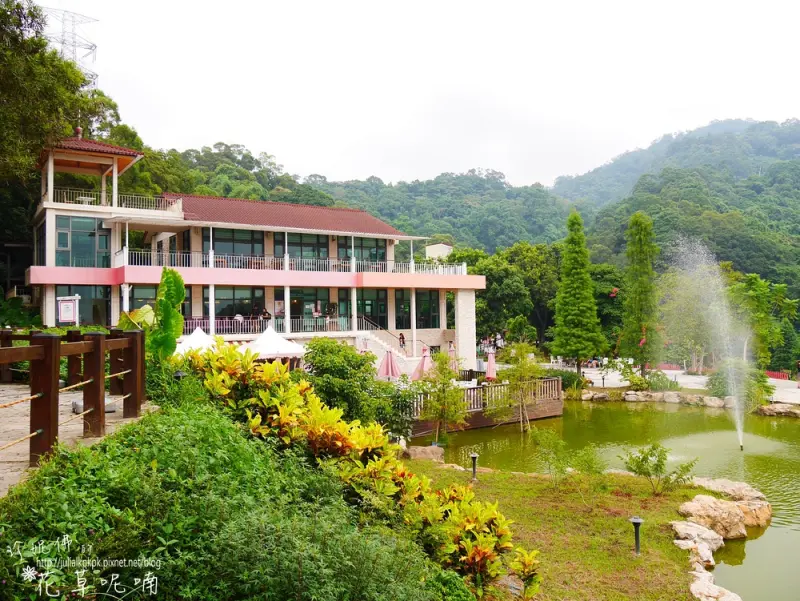 【新竹-芎林鄉】親子同遊景點「心鮮森林莊園」有小動物區、水池及沙坑區可以遛小孩