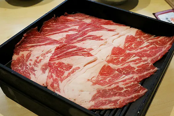 【食記】台北*信義ATT。SUKI-YA壽喜屋*壽喜燒涮涮鍋吃到飽 肉優鍋底讚 安格斯牛 澳洲牛 ATT4fun 信義商圈 新光三越 市政府 世貿 101