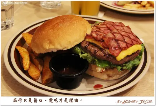 《食記》台中‧Hungry Jacob愛吃借口，火烤漢堡專賣店份量超足價格又便宜！