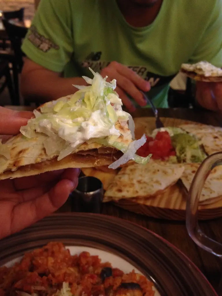 [台北東區]The Chips 美式餐廳: Qesadilla、西西里海鮮燉飯