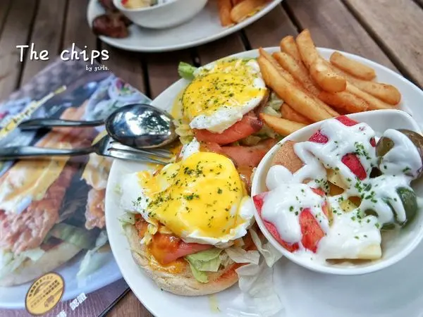 台北．國父紀念館 | The chips美式餐廳(光復店)，賽事直播運動餐廳x豪華版早午餐肋眼牛排▲女子的休假計劃▼