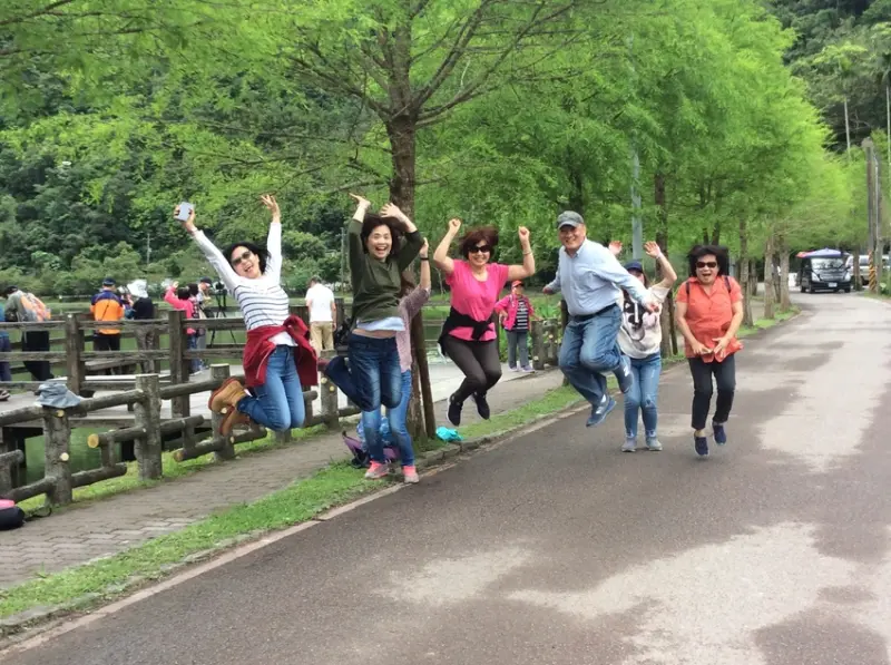 宜蘭景點[望龍埤] 紅色拱橋˙九曲橋˙環湖步道˙望龍亭