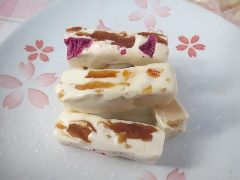 【愛評口碑券】＂鄭媽媽手工牛軋糖＂：雙重夾心，多重口感的繽紛牛軋糖