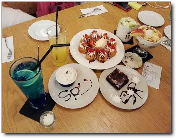 【一中街】☆☆StayReal☆☆ 五月天開的服飾潮店 飲料甜點專賣店 〈文末有Menu〉