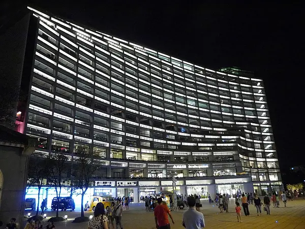 [台北 新開幕]誠品松菸館 吳寶春麵包店 VVG ACTION好樣情事 ROBOT KITTY未來展