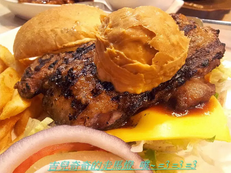 ＊台中 北區 ECHO 艾可先生＊～ 奇妙的花生醬碰上漢堡 合拍新口感