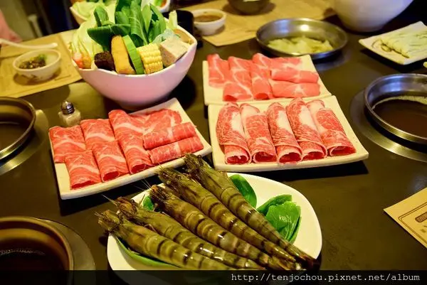 花花，甲飽沒【台北食記】吉林路-金鍋盃小火鍋 參見!野生草蝦王!
